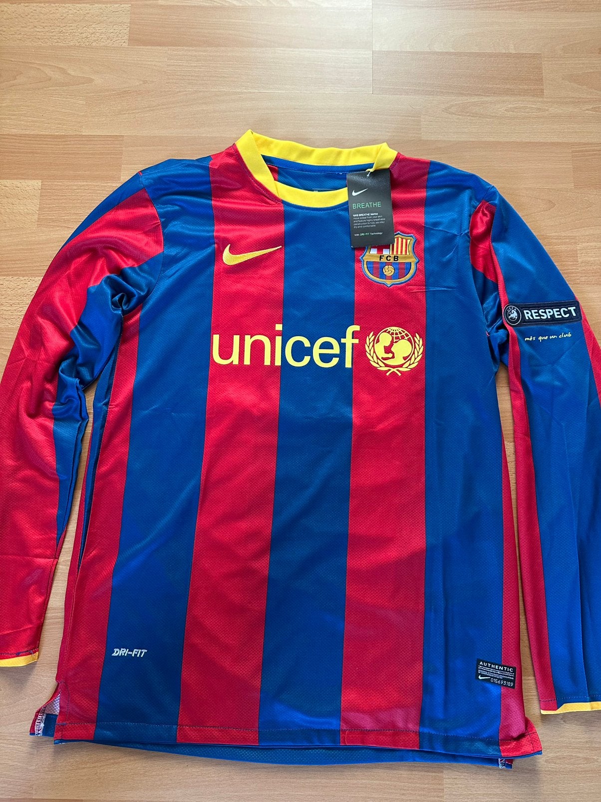 FC Barcelona 2010/2011 Home Shirt - Long Sleeve (Messi #10), Maat M, Ophalen of Verzenden, Nieuw, Shirt