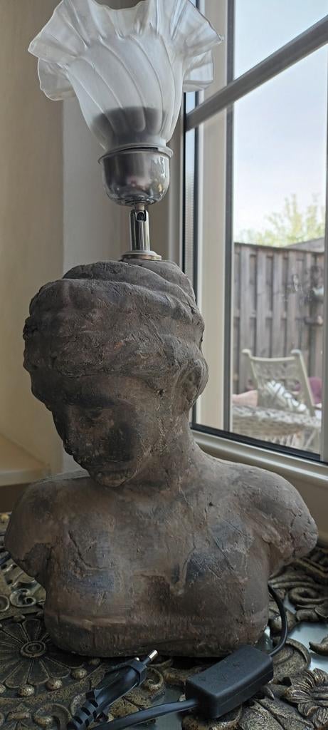 Schemerlamp / Staande lamp BUSTE klassieke vrouw BETON, Huis en Inrichting, Lampen | Vloerlampen, Overige materialen, Klassiek brocant