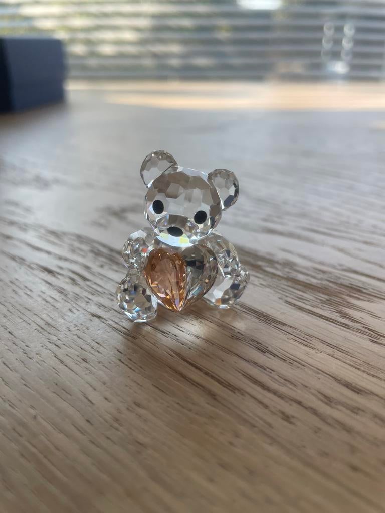 Swarovski beer met hart 883420, Verzamelen, Swarovski, Ophalen, Zo goed als nieuw, Figuurtje