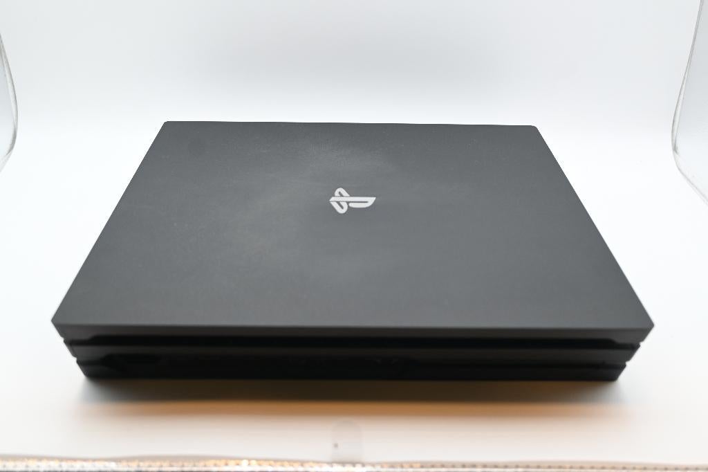 Playstation 4 Pro 1TB + controller en kabels, Gebruikt, 1 speler, Ophalen of Verzenden, X