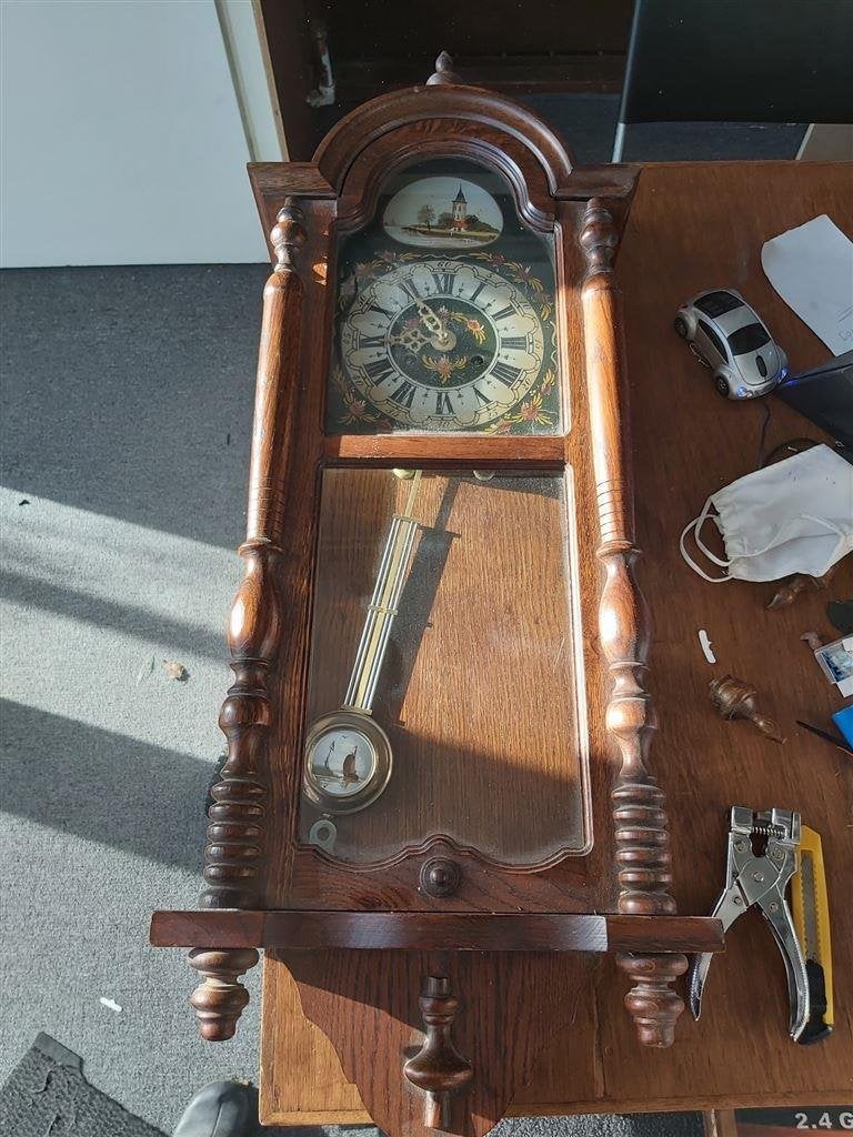 FRISIAN WORKING DUTCH WALL CLOCK - HEBRO HEERENVEEN THE NETH, Antiek en Kunst, Antiek | Klokken, Ophalen of Verzenden