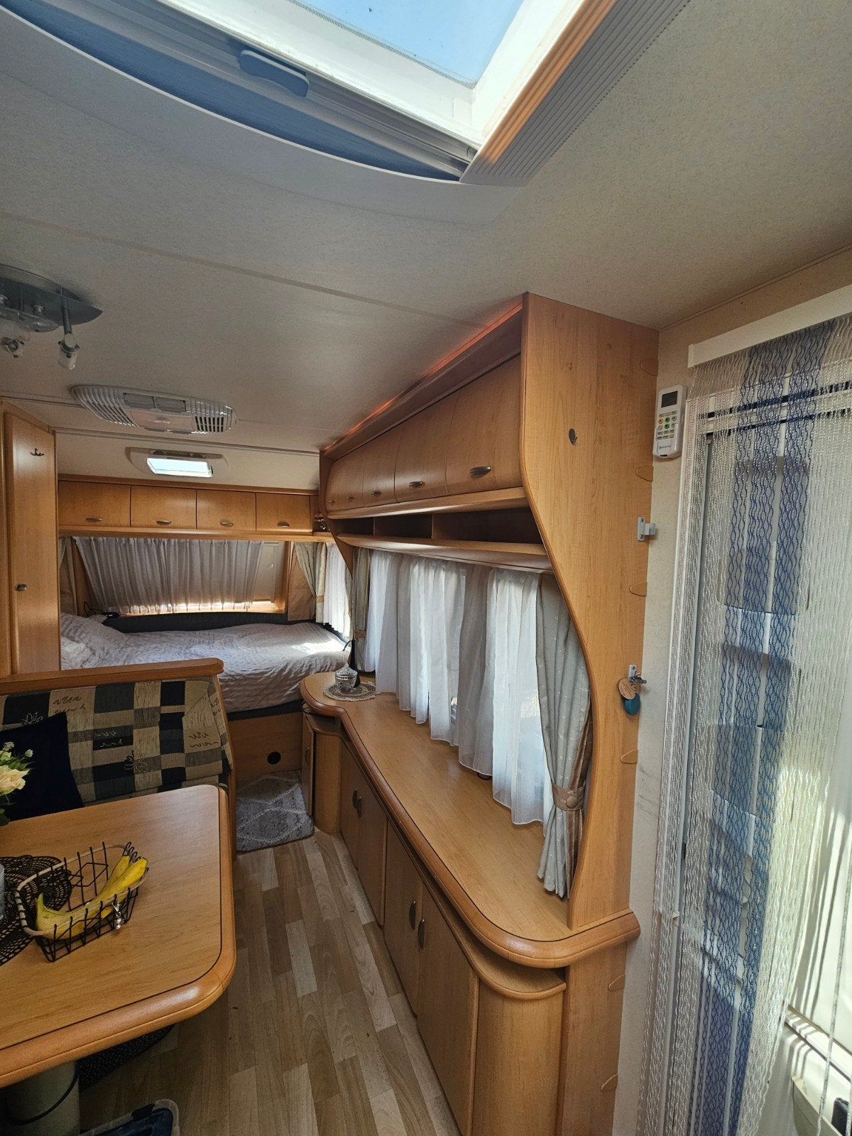 Hobby Excellent 520 TMF. met mover, airco en dwarsbed, Rondzit, Hobby, Douche, Dwarsbed