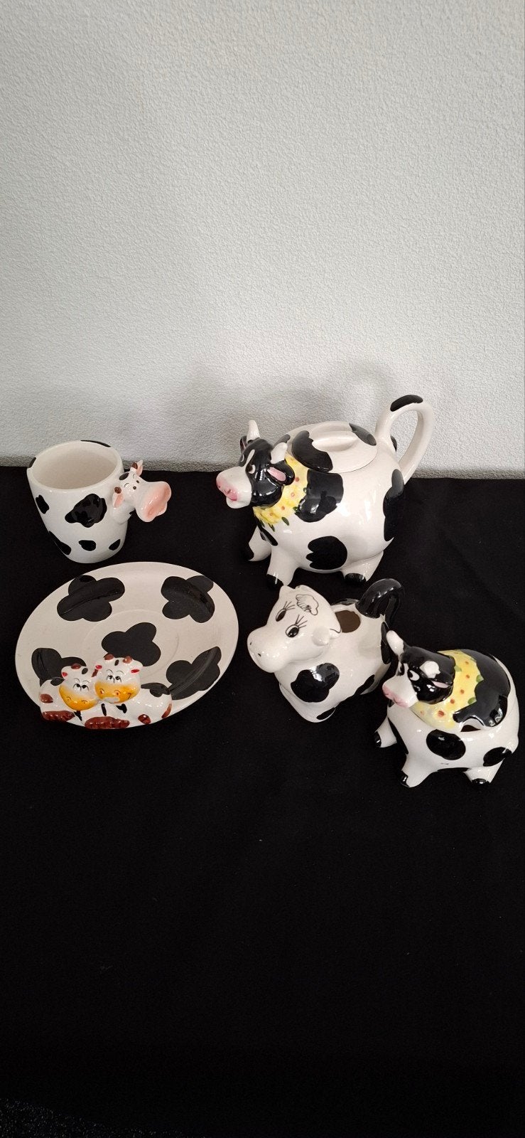 Leuk theeservies met koeienmotief - compleet, Huis en Inrichting, Keuken | Servies, Gebruikt, Keramiek, Landelijk/Boerenbont, Ophalen of Verzenden