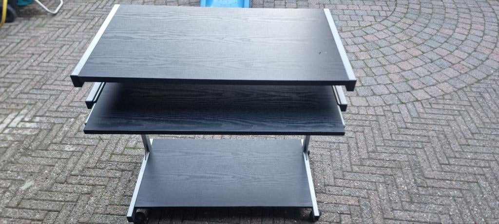 Compacte computertafel met uitschuifbaar toetsenbordblad, Huis en Inrichting, Ophalen