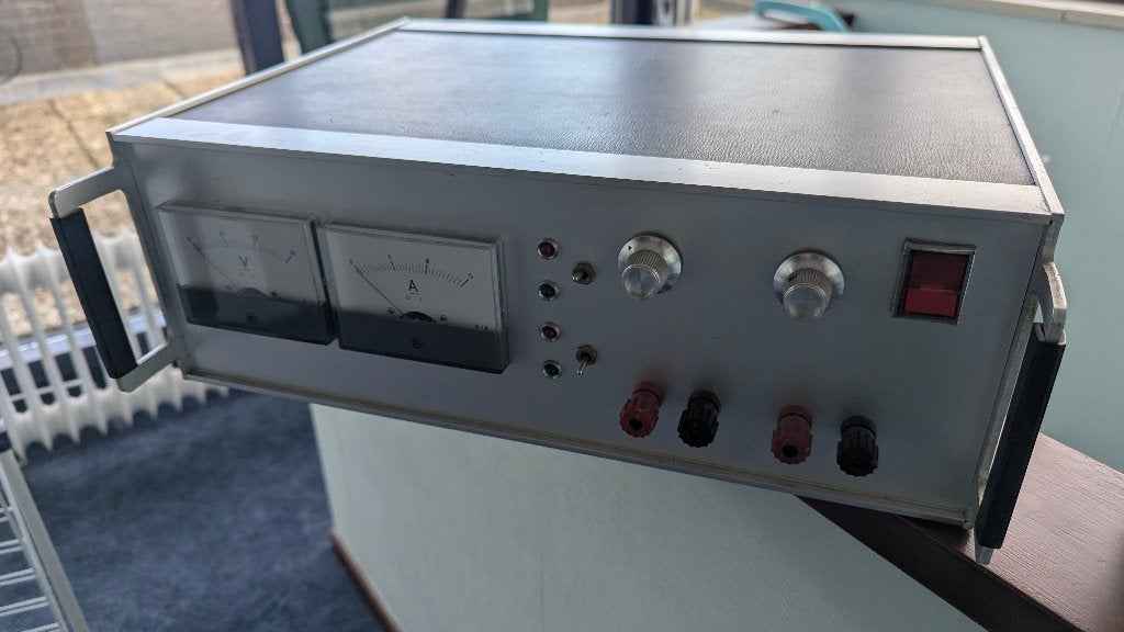 regelbare voeding 0-30V 0-10A, Telecommunicatie, Ophalen, Gebruikt, Zender en Ontvanger