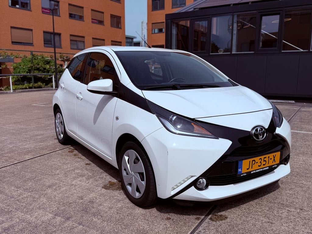 Toyota Aygo 1.0 12V Vvt-i Ddrs 2016 Wit Camera Scherm, Voorwielaandrijving, 4 stoelen, Wit, Origineel Nederlands