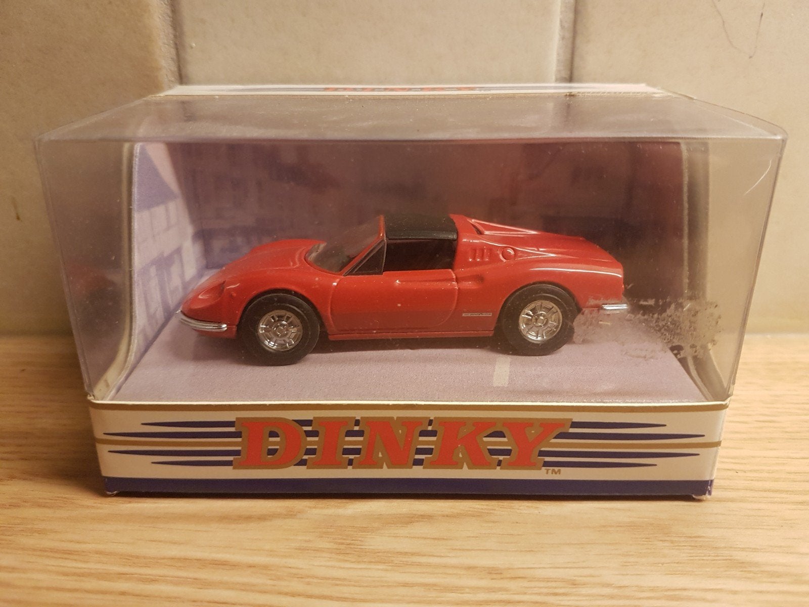 dinky matchbox Ferrari dino 246 gts 1973, Ophalen of Verzenden, Zo goed als nieuw, Auto, Matchbox