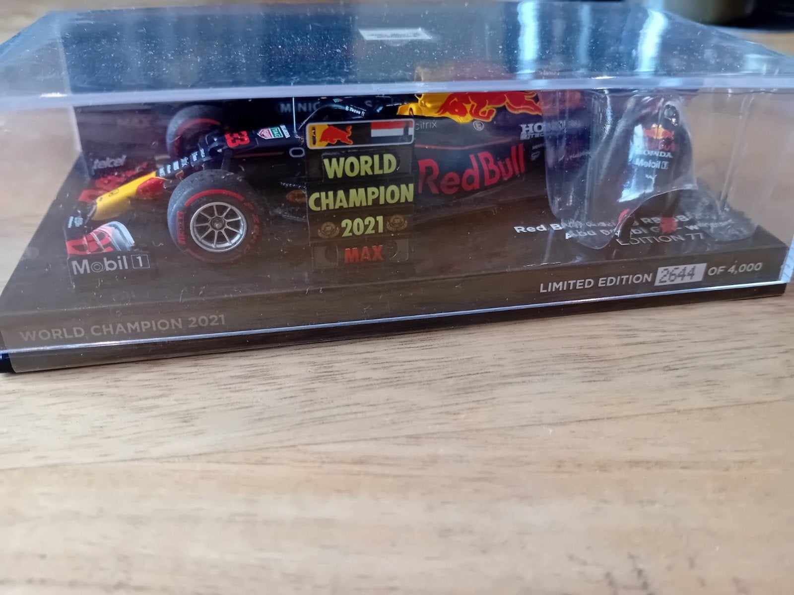 Max Verstappen 1/43 world champion 2021, Ophalen of Verzenden, Zo goed als nieuw, Formule 1