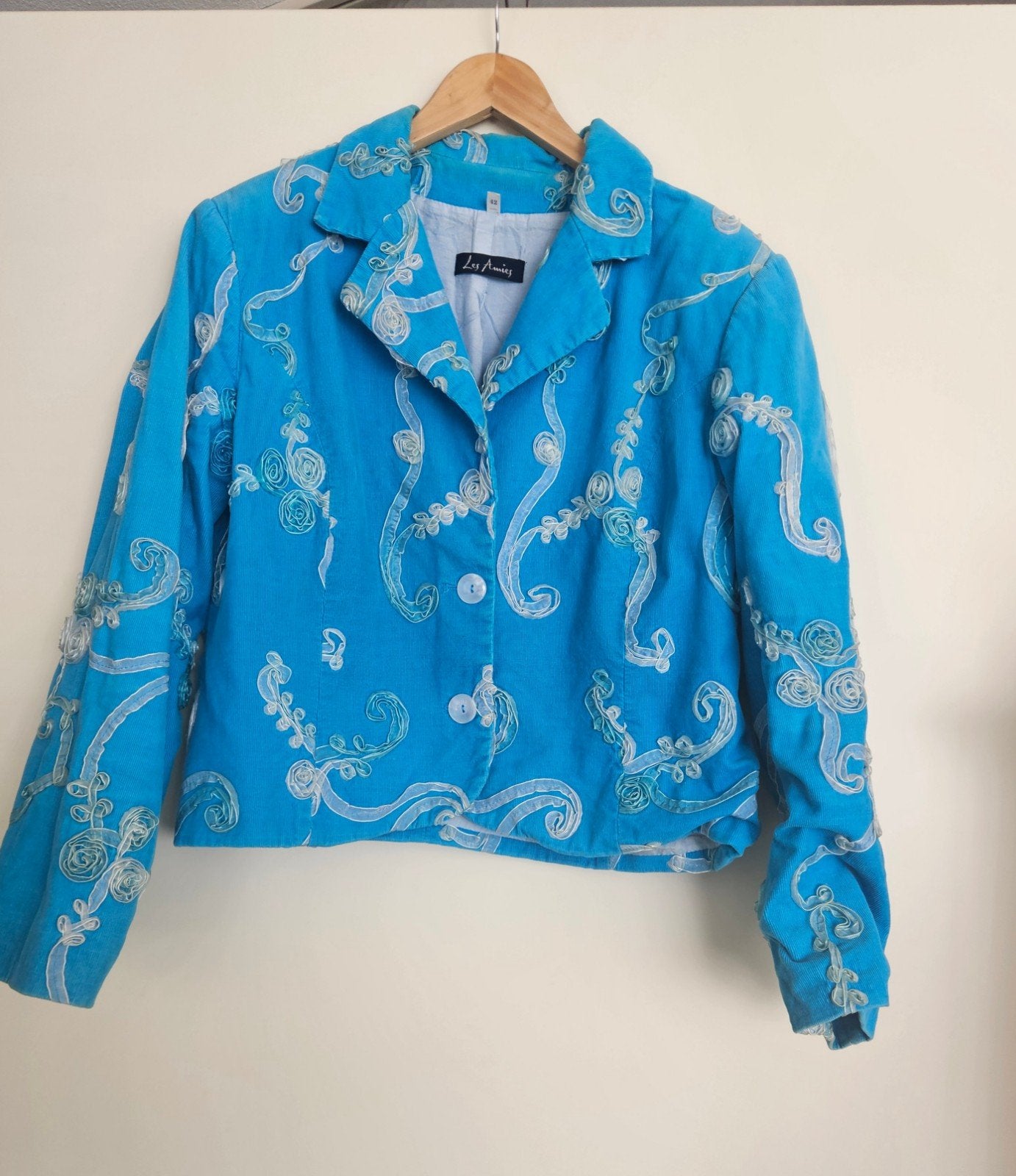 Turquoise gevoerd jasje met wit lint bewerkt - Maat 42, Blauw, Maat 42/44 (L), Ophalen of Verzenden, Les Amies