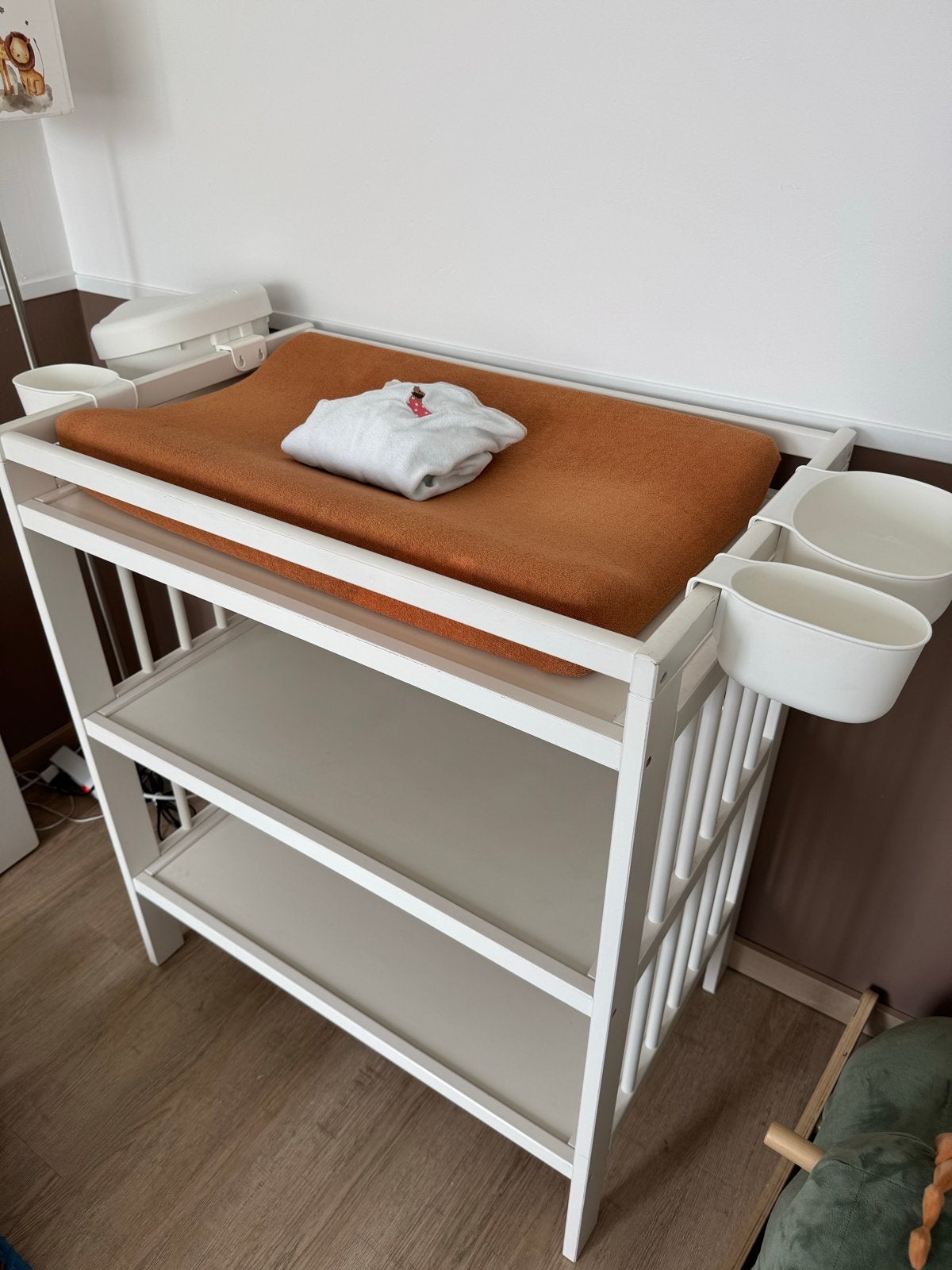 Ikea Gulliver Witte commode met 2 planken en opbergbakjes, Kinderen en Baby's, Ophalen, 50 tot 70 cm, Zo goed als nieuw, 75 tot 100 cm