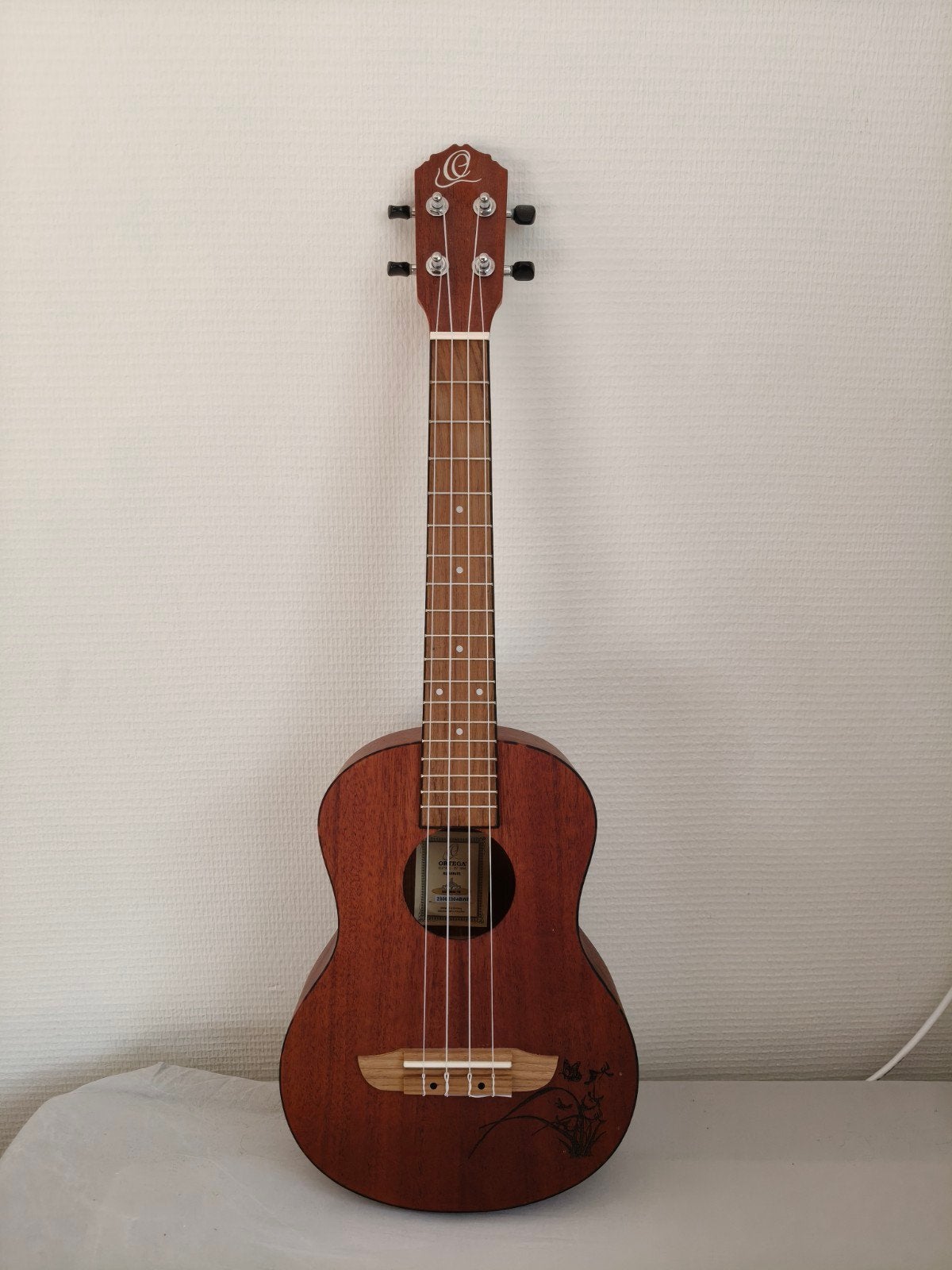 Bonfire Concert Ukelele met standaard - 65cm, nylon snaren, Muziek en Instrumenten, Snaarinstrumenten | Overige, Ophalen, Zo goed als nieuw