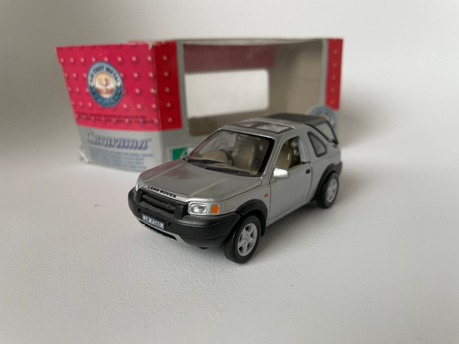 model Land Rover Freelander zilvergrijs 1/43 Hongwell Carara, Ophalen of Verzenden, Zo goed als nieuw, Auto