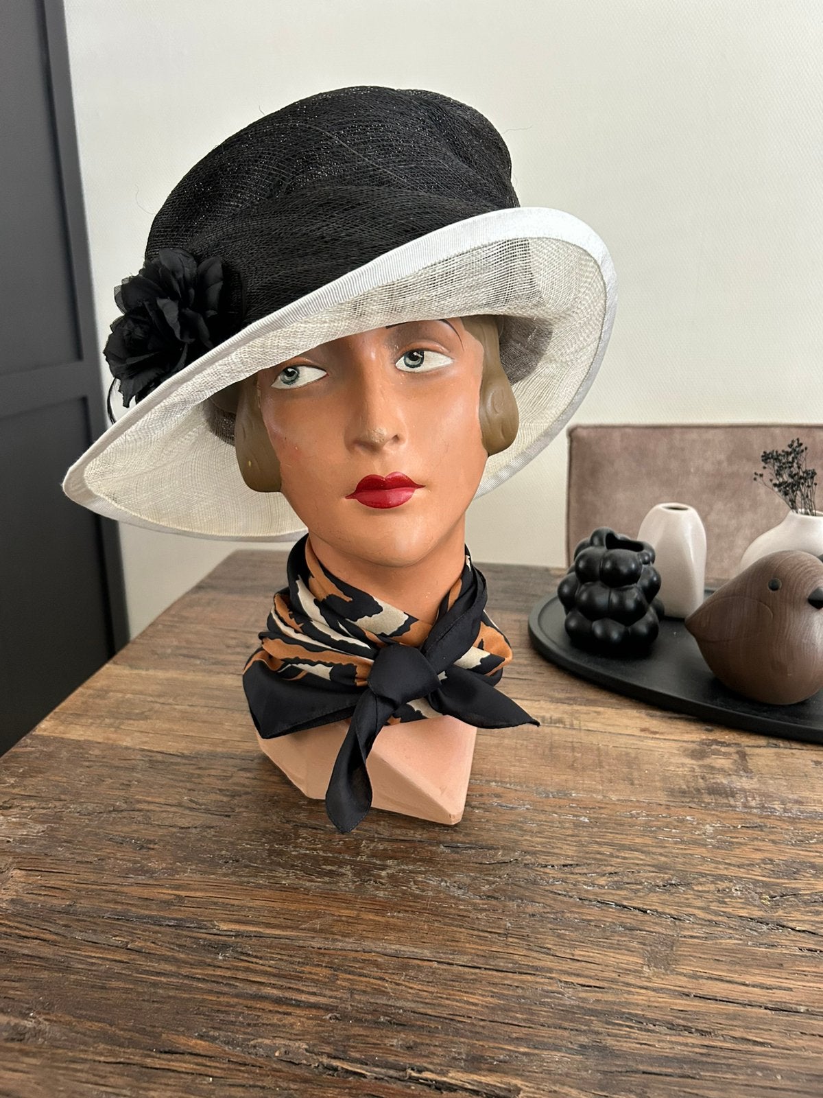 MOOIE VINTAGE HOED MET CORSAGE …, Ophalen of Verzenden, Gedragen, Hoed