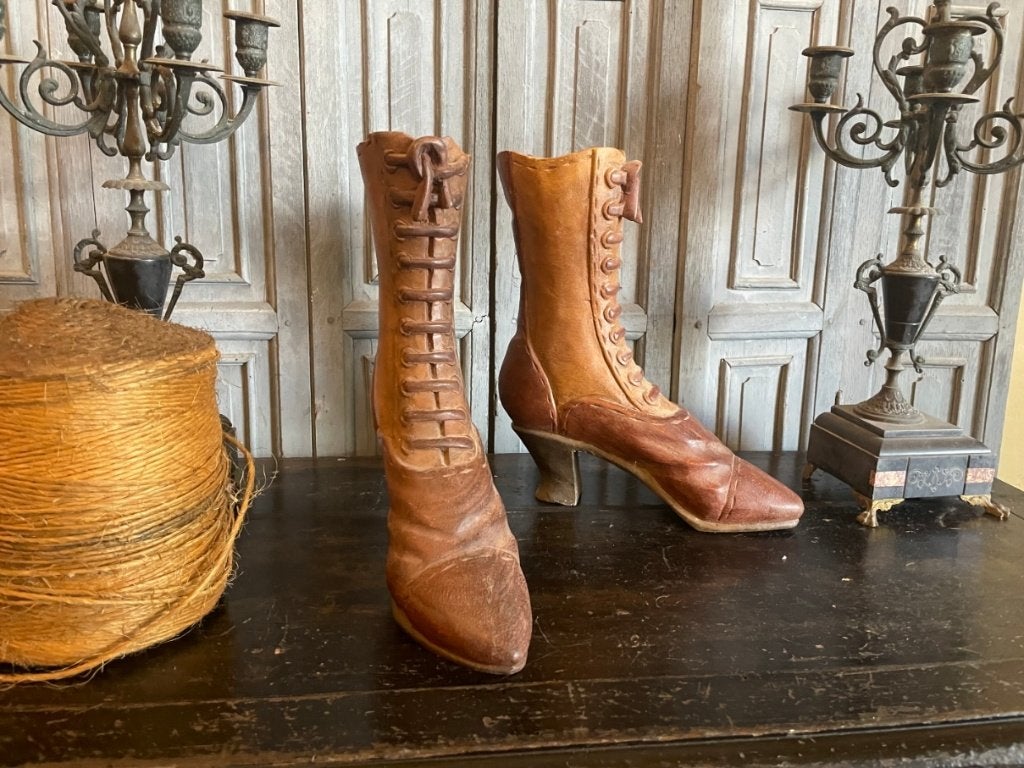 Victoriaanse Boomstam Laarzen Schoenen Etalage decoratie, Antiek en Kunst, Ophalen of Verzenden