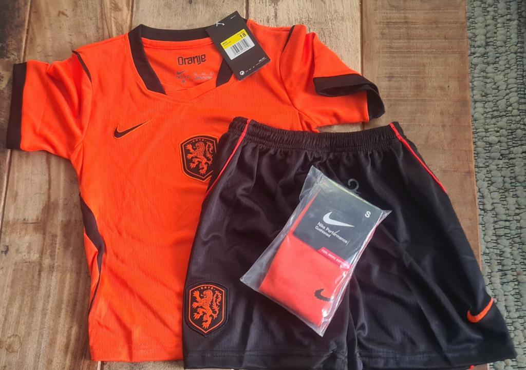Nederland 2026 Stadium thuis shirt tenue WK kind 3-4 jaar, Maat XS of kleiner, Ophalen of Verzenden, Nieuw, Set