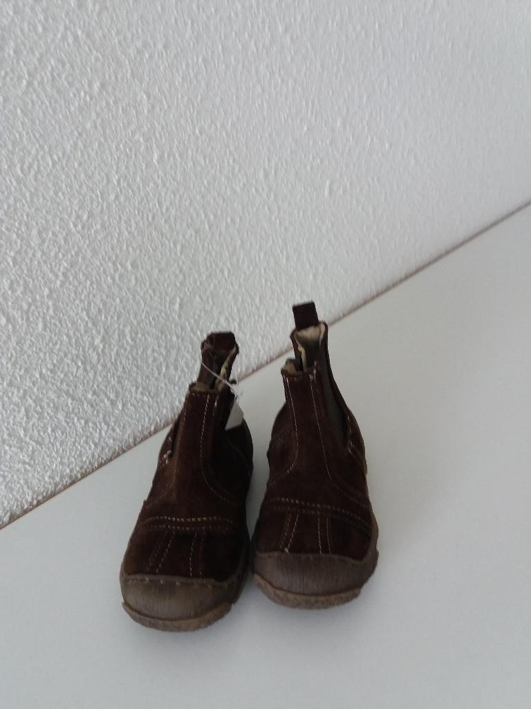 DOLCIS MAAT 20  NIEUW.        3.50! !!!!!!!!, Jongen of Meisje, Schoenen, Nieuw, Ophalen of Verzenden