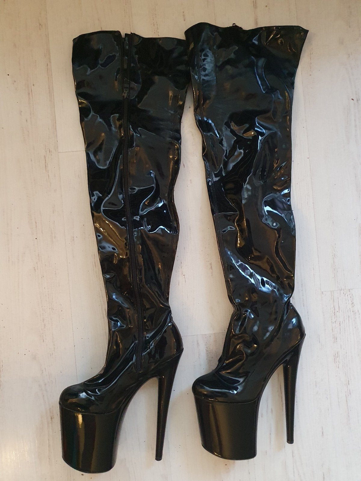 Zwarte kinky laarzen, Ophalen, Hoge laarzen, Zwart, Gedragen