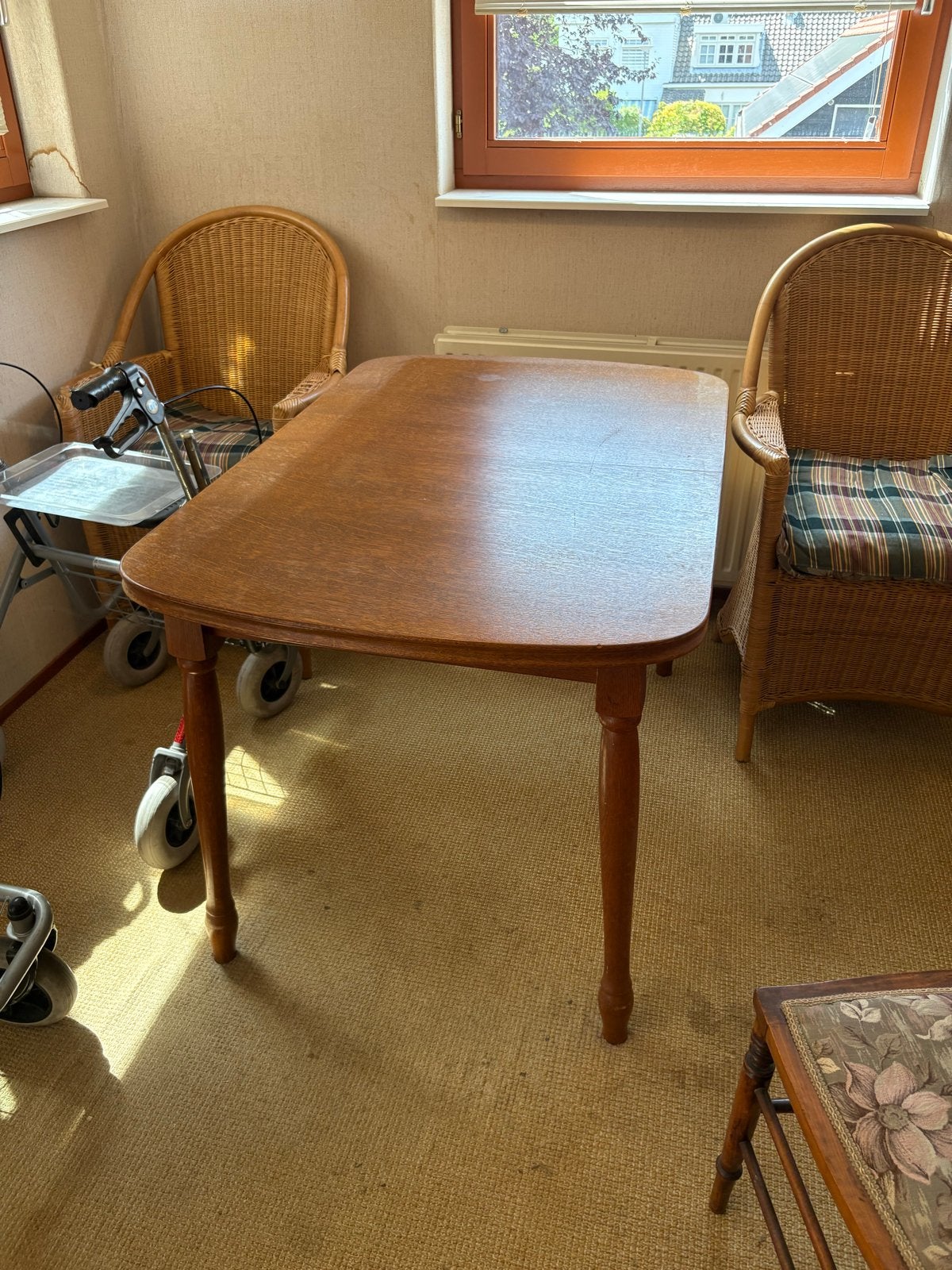 Uitschuifbare eettafel van hout, Antiek en Kunst, Antiek | Meubels | Tafels, Ophalen