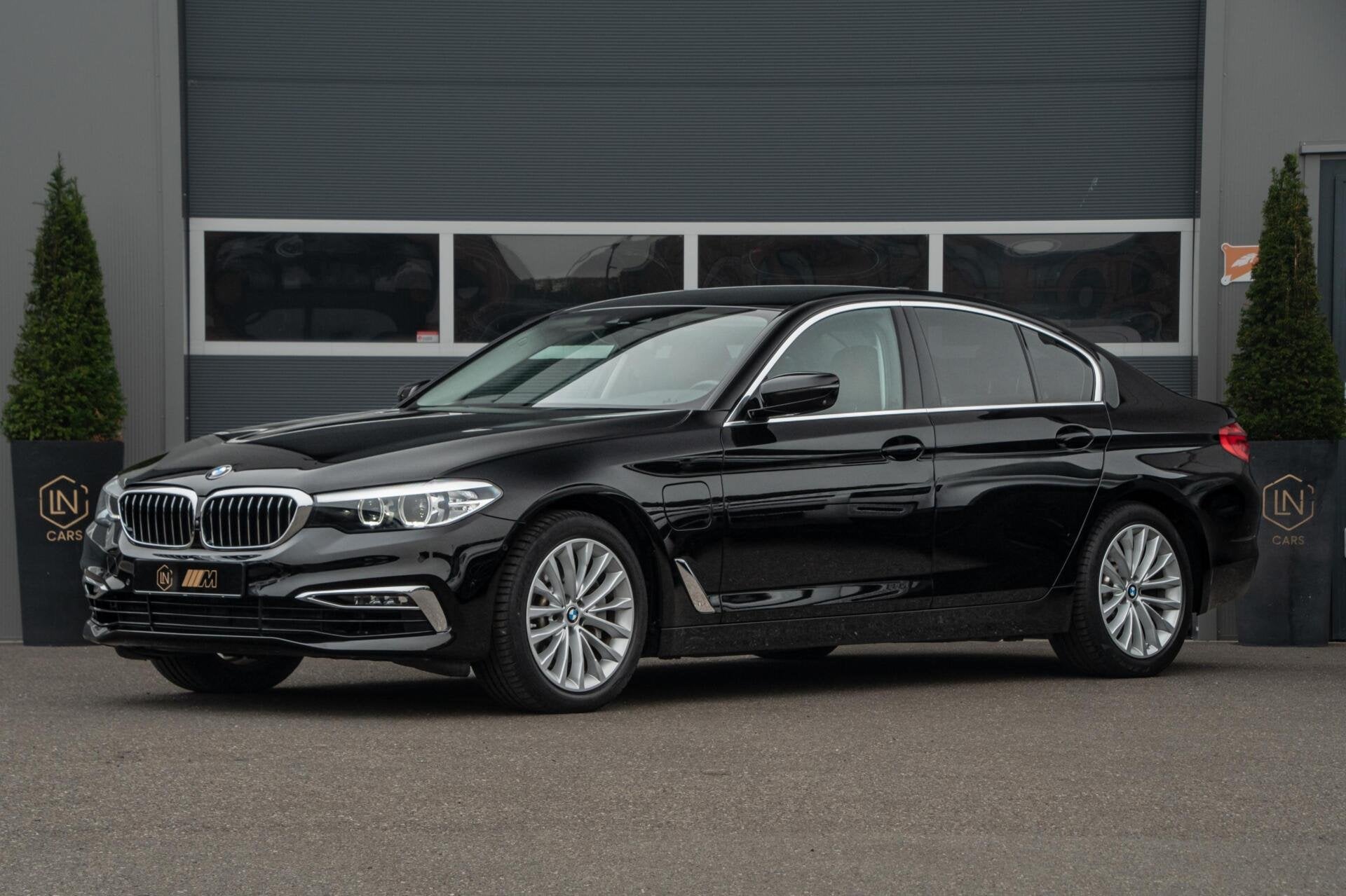 BMW 5-serie 530e iPerformance eDrive Luxury line | Camera, Automaat, 1998 cc, Achterwielaandrijving, 4 cilinders