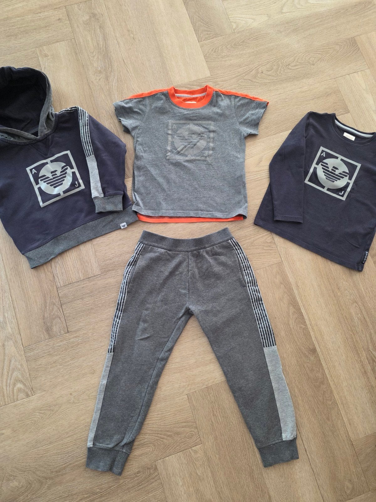 Armani Junior 3-delige set maat 4A (106cm), Gebruikt, Armani Junior, Ophalen of Verzenden, Setje