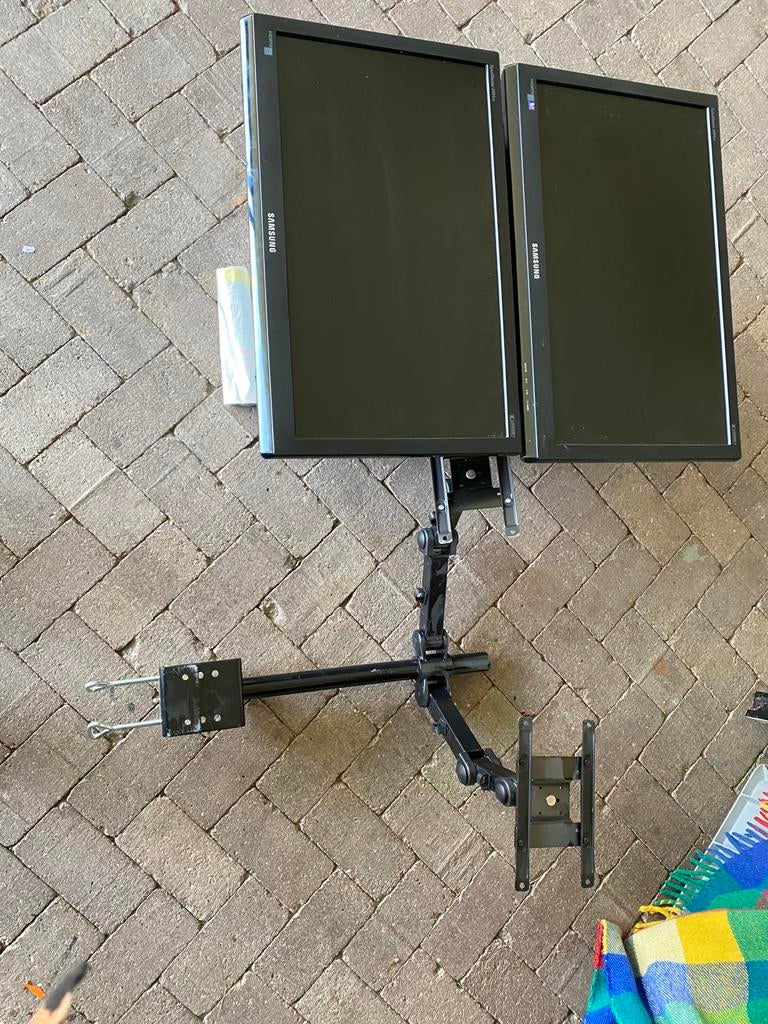 2x Samsung SyncMaster 2494HS monitoren met dual monitor arm, Ophalen, Gebruikt, Kantelbaar, Full HD