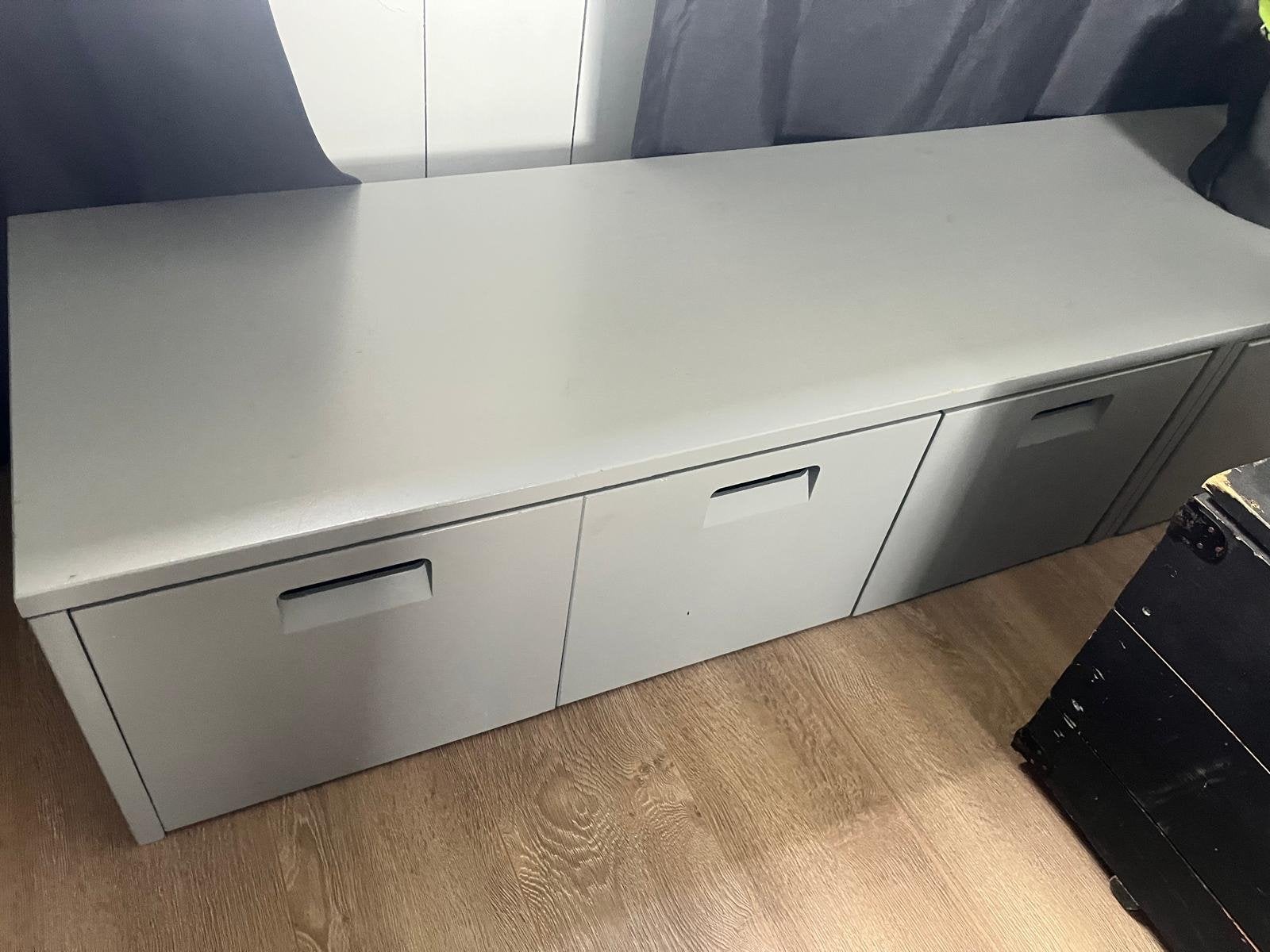Woood VT wonen opbergbank / speelbakken grijs 2stuks, Ophalen, Gebruikt, 100 tot 150 cm, Met lade(s)