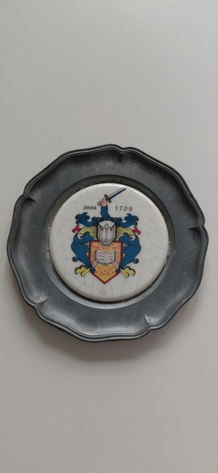 Vintage tinnen bord met wapenschild 'anno 1709', Antiek en Kunst, Ophalen of Verzenden