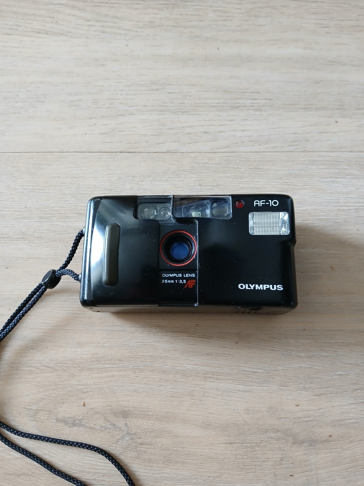 Olympus AF 10 Analoog foto camera
In zeer goede staat!
De F, Audio, Tv en Foto, Fotocamera's Analoog, Ophalen of Verzenden, Zo goed als nieuw