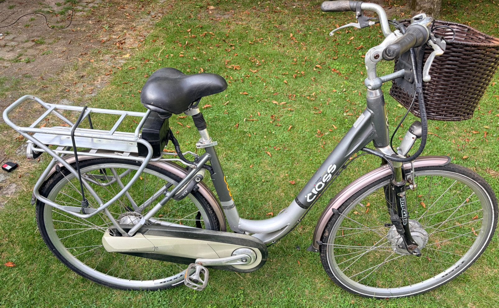 Cross city bike, Fietsen en Brommers, Ophalen, Zo goed als nieuw, Motor