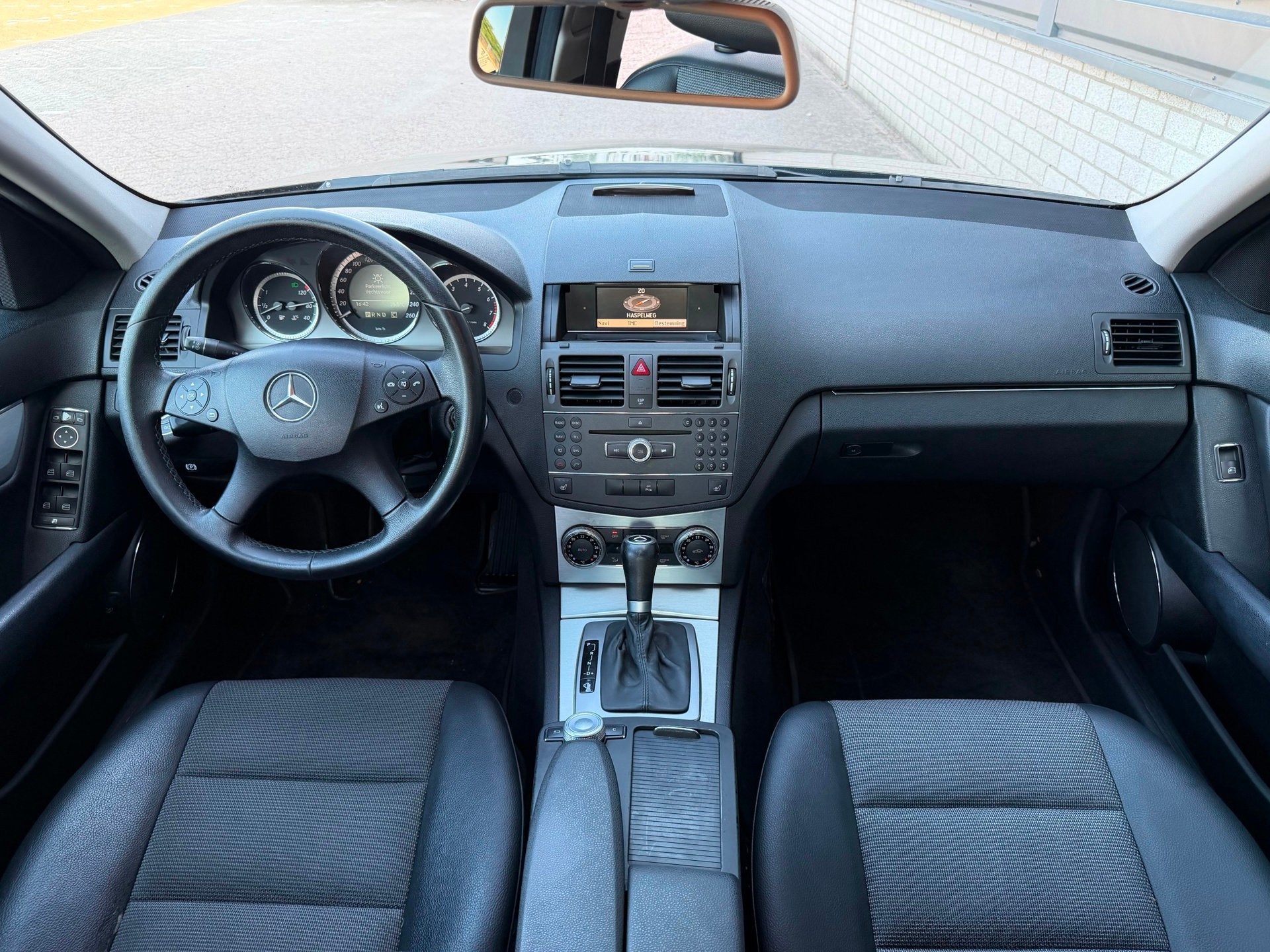Mercedes-Benz C-klasse 250 CGI BlueEFFICIENCY Xeno Schuifdak, Automaat, Automatische klimaatregeling, Achterwielaandrijving, Zwart