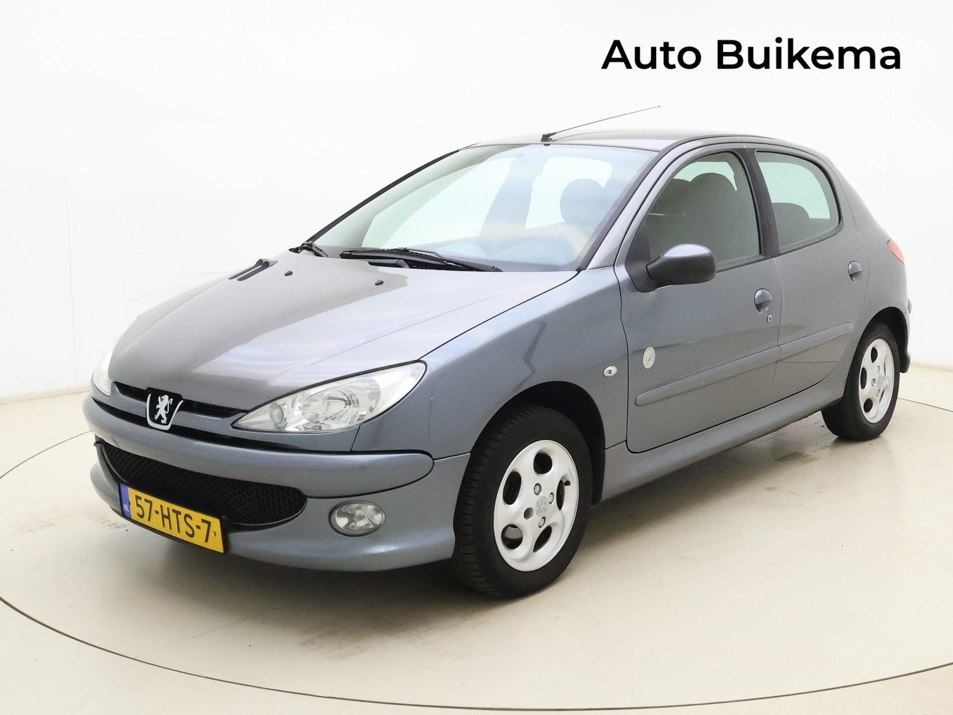 Peugeot 206 1.4 Génération Nieuwe APK! Distributie is verv, Auto diversen, 1360 cc, Handgeschakeld, Zilver of Grijs, Benzine