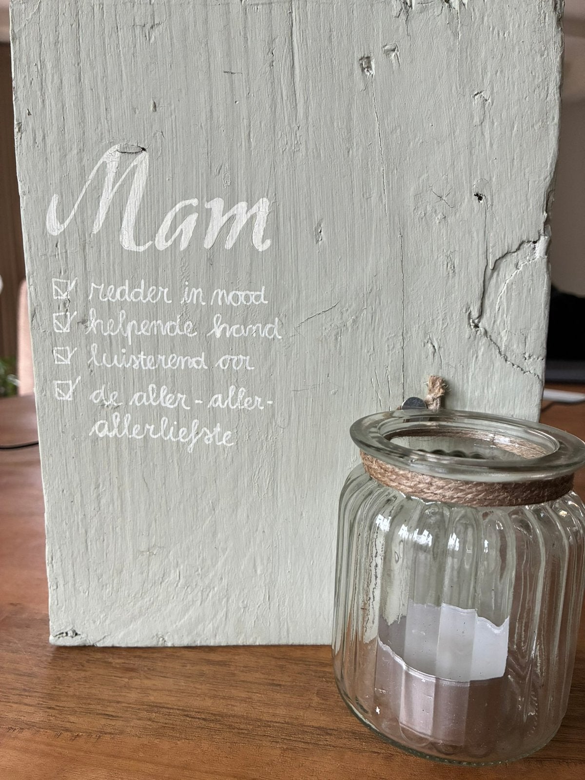 Houten decoratie 'Mam' met kaars 19,5x25x11cm diep, Gebruikt, Ophalen of Verzenden, Grijs, Kandelaar