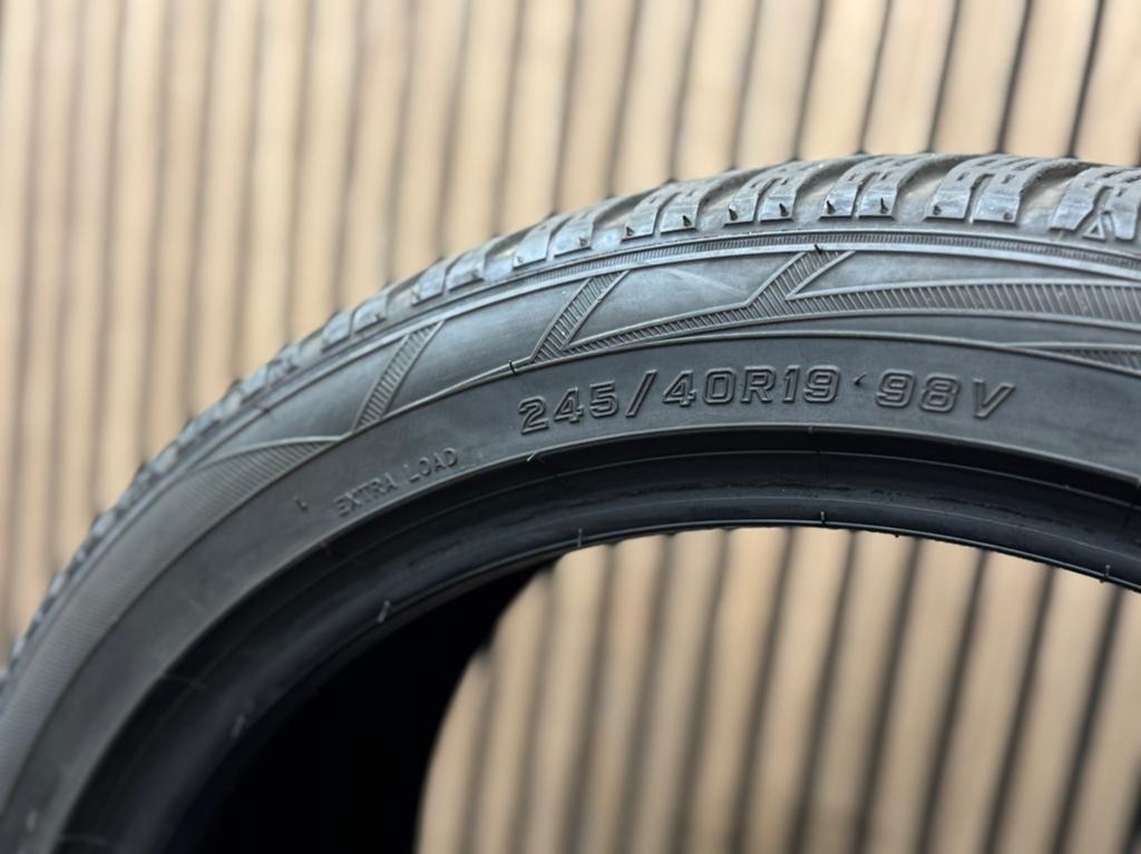 4X 245/40/19 98V Falken Eurowinter HS01 XL Winterbanden, Auto-onderdelen, Banden en Velgen, 245 mm, ., Winterbanden, .