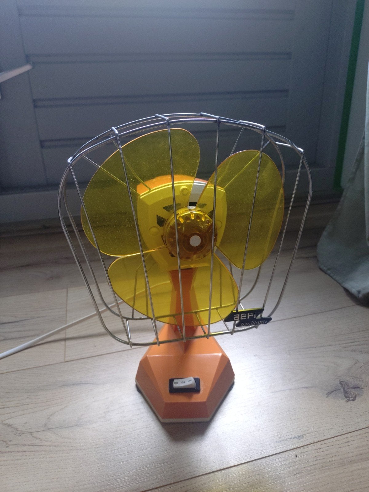 Werkende AEPI Oscillante ventilator - Vintage design, Ophalen of Verzenden, Gebruikt, Tafelventilator