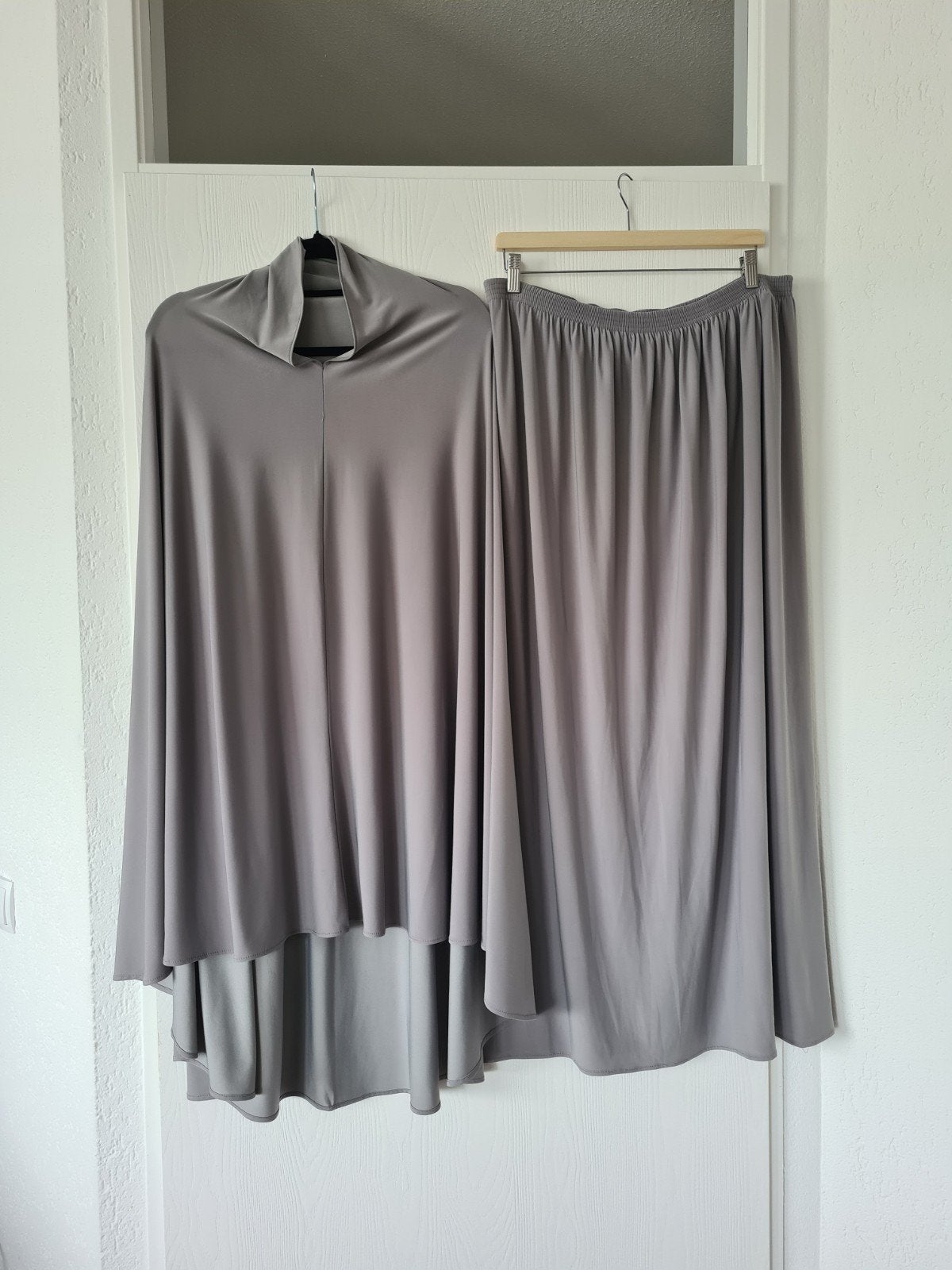 Jersey khimaar + rok set, Verzenden, Sunnah Center, Zo goed als nieuw, Onder de knie