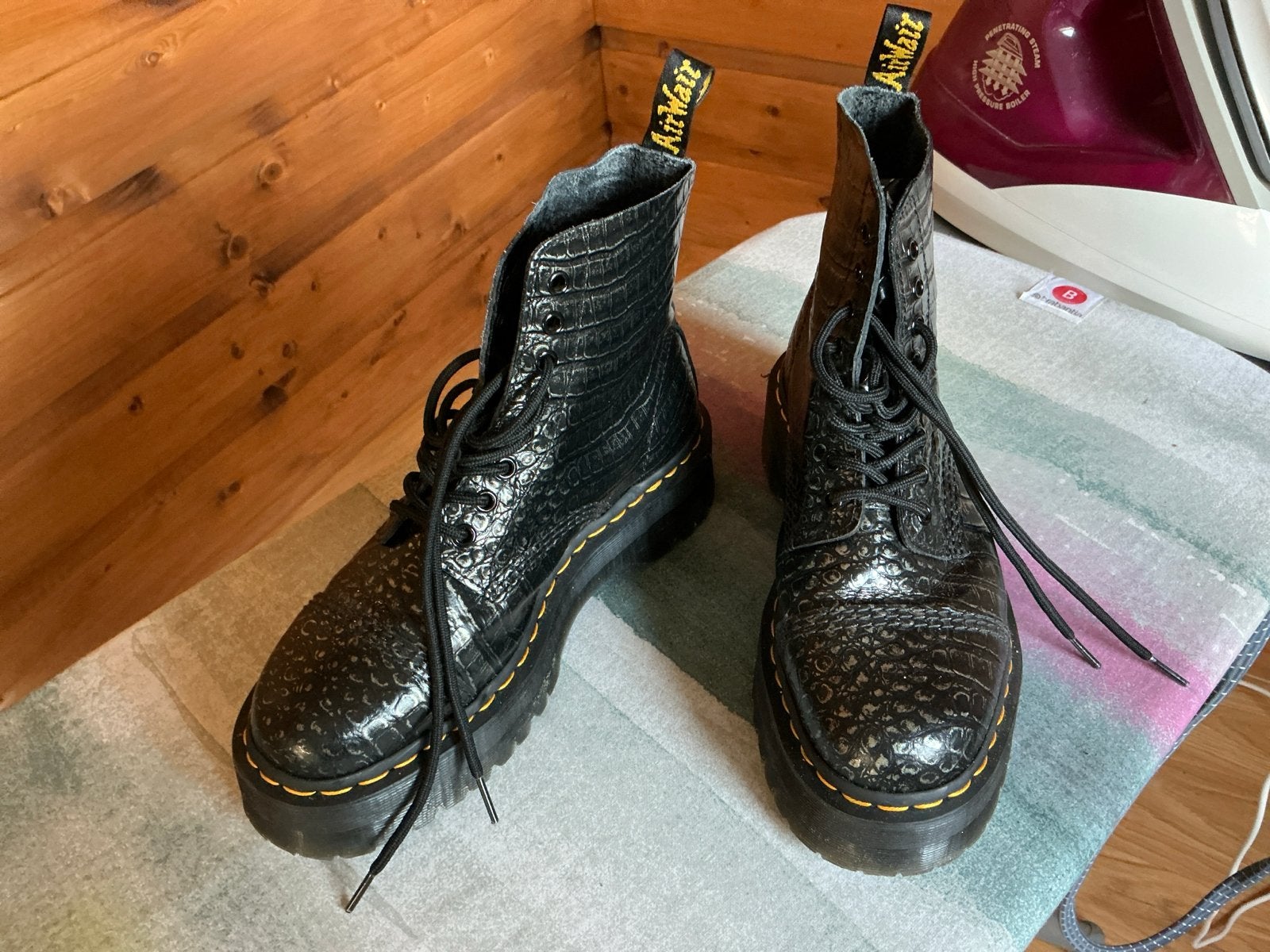 Dr. Martens Jadon Max Croc Emboss Laarzen - Maat 40, Ophalen of Verzenden, Zo goed als nieuw, Zwart, Lage of Enkellaarzen
