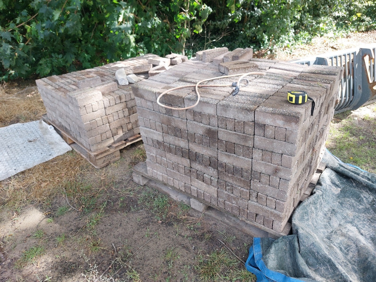 Gebruikte betonklinkers voor tuin of oprit, Gebruikt, Klinkers, Ophalen of Verzenden, 10 m² of meer