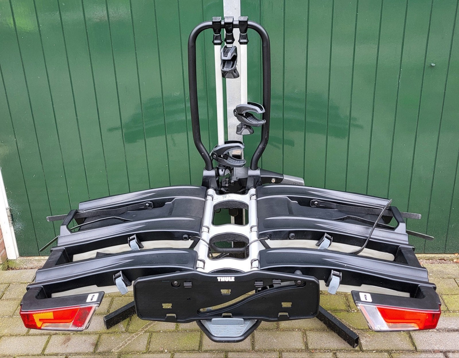 Thule EasyFold 934 Fietsendrager inclusief hoes en oprijgoot, Ophalen, 3 fietsen of meer, Elektrische fiets, Zo goed als nieuw