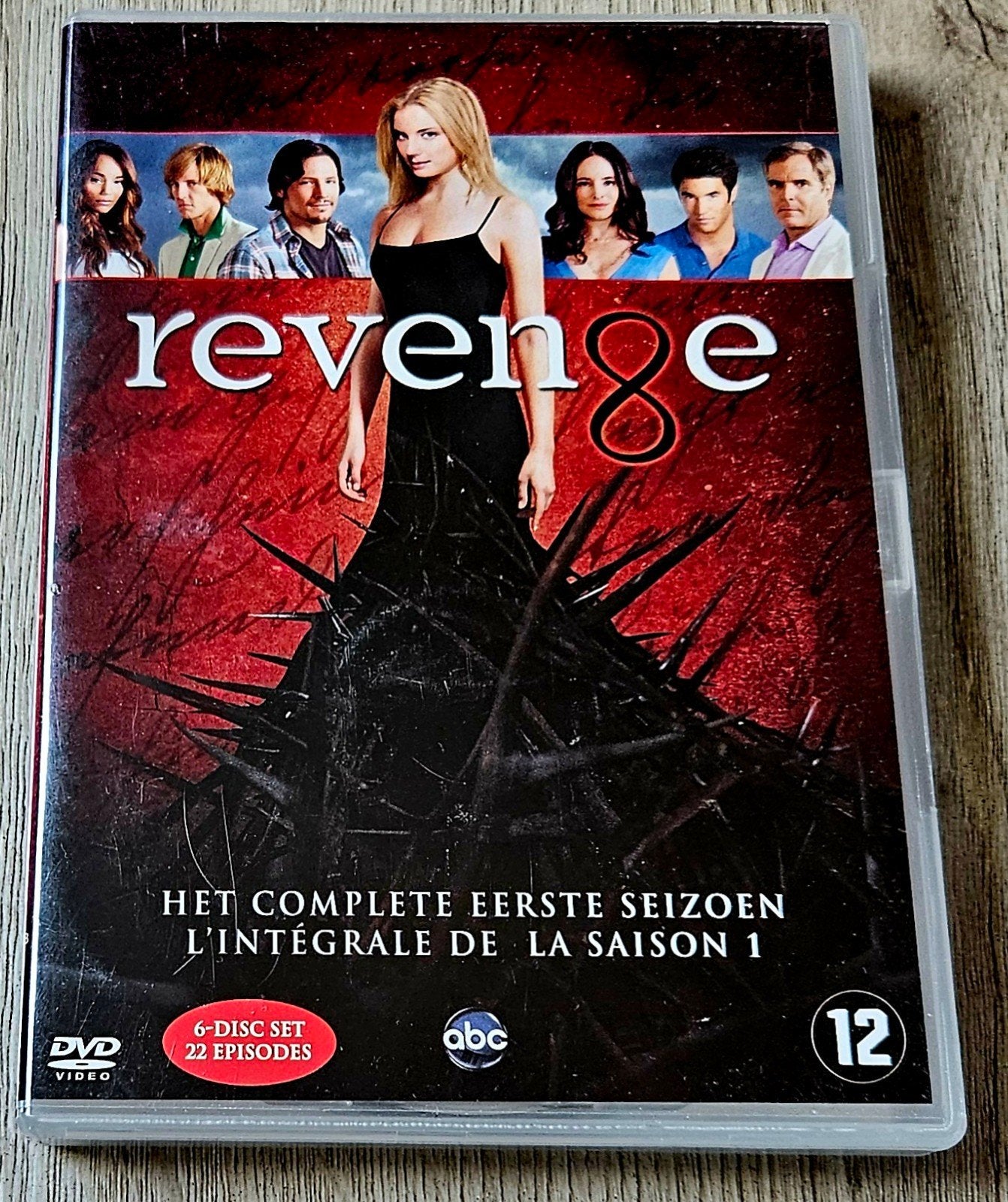 Revenge - Het complete eerste seizoen (DVD), Cd's en Dvd's, Dvd's | Tv en Series, Bonusmateriaal, Seizoen 1, Drama, Ophalen of Verzenden