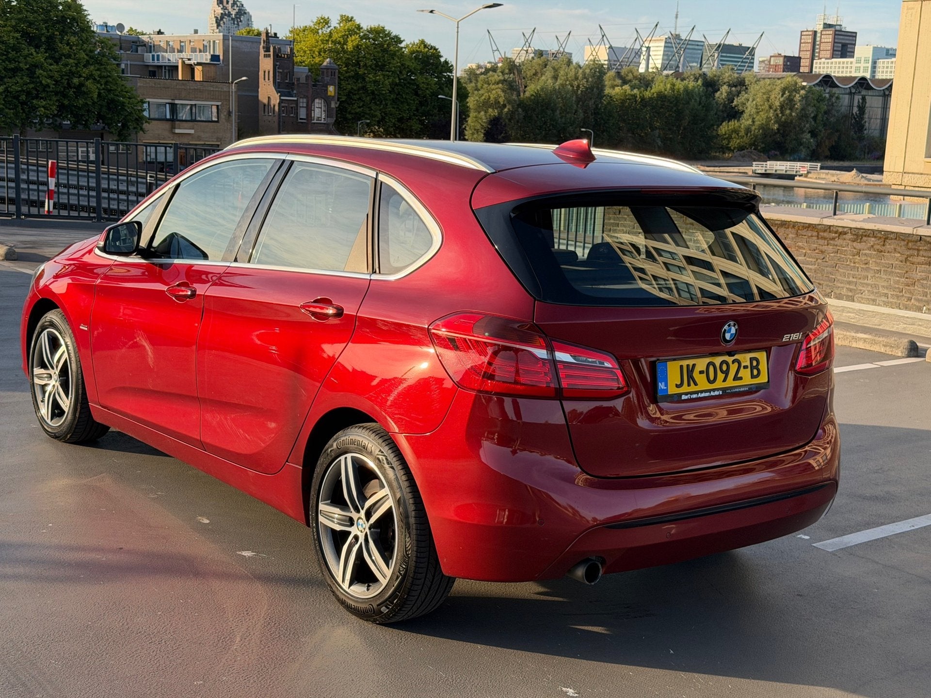 BMW 2-serie Active Tourer 218i Sport Camera Cruise PDV LMV N, Auto's, BMW, Gebruikt, Euro 6, Origineel Nederlands, Bedrijf