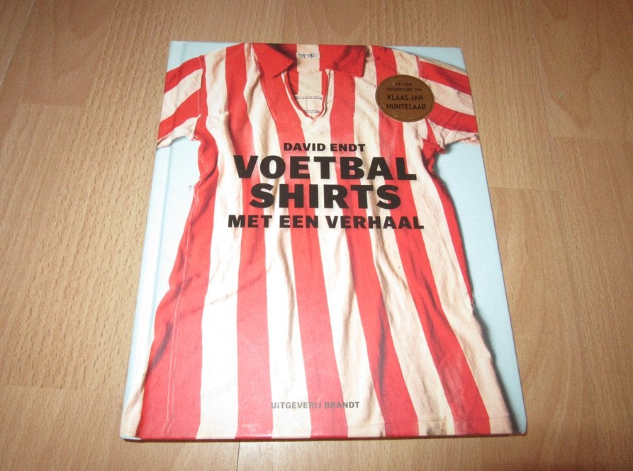 Voetbal shirts met een verhaal, Verzenden, Zo goed als nieuw, Overige binnenlandse clubs, Boek of Tijdschrift