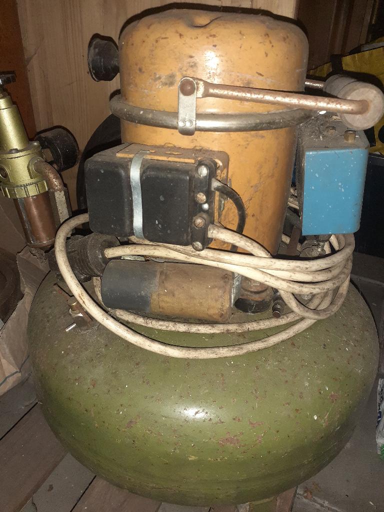 Compresssor, Ophalen, Gebruikt, 6 tot 10 bar, 25 tot 100 liter
