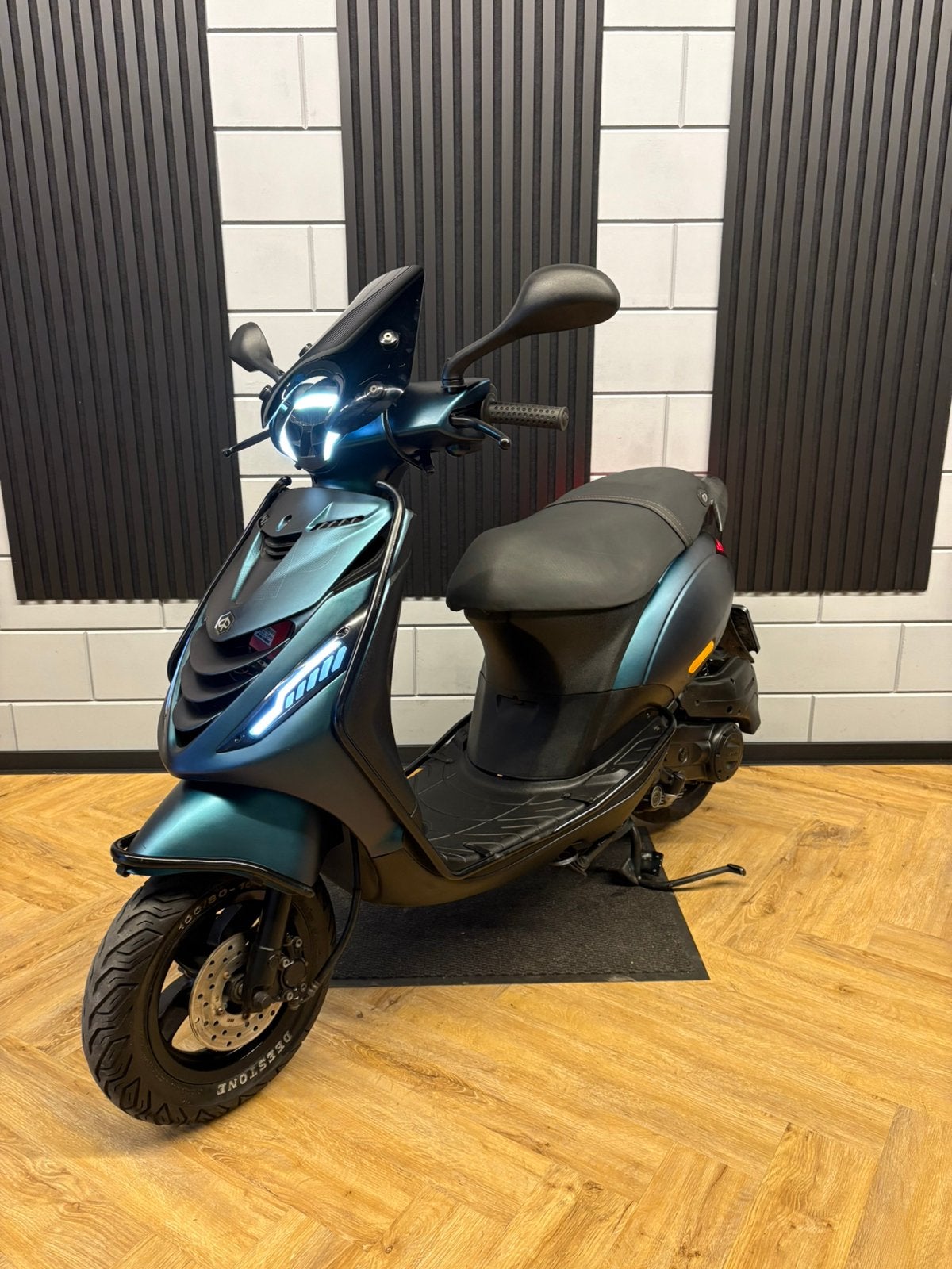 PIAGGIO ZIP 4T 3V BROM 2020 FULL OPTION MAT CAMELEON, Maximaal 45 km/u, Zip, Ophalen of Verzenden, Zo goed als nieuw