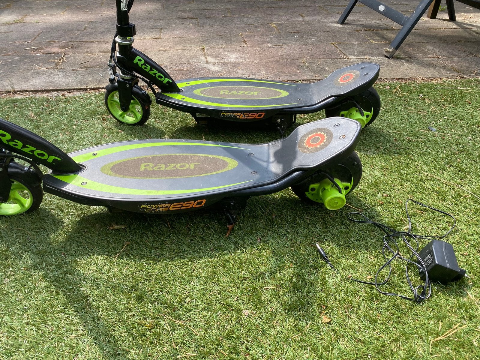 2x Razor Power Core E90 elektrische steps, Fietsen en Brommers, Steps, Zo goed als nieuw, Elektrische step (E-scooter), Ophalen