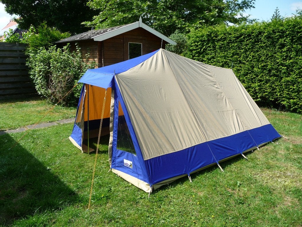 Tent en kampeeruitrusting, Ophalen, Zo goed als nieuw