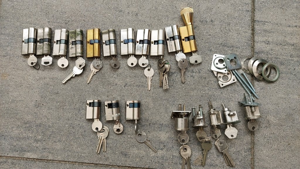 Cilinders met sloten (grote partij) € 80,-, Ophalen of Verzenden, Gebruikt, Slot