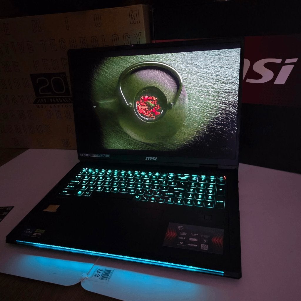 MINI LED Display 18 Inch 4K RTX 4070 32Gb I9 MSI RAIDER 18HX, Computers en Software, Windows Laptops, Ophalen of Verzenden, Zo goed als nieuw