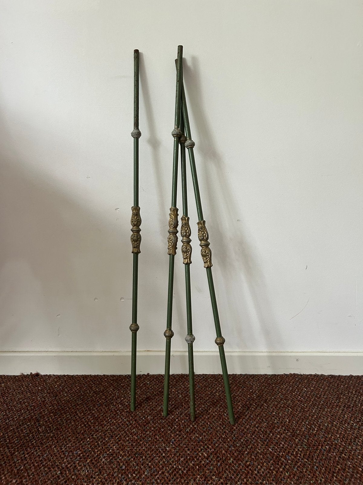 Vintage/brocante trapspijlen, groen/goudkleurige ornamenten, Metaal, Groen, Gebruikt, Decoratieobject