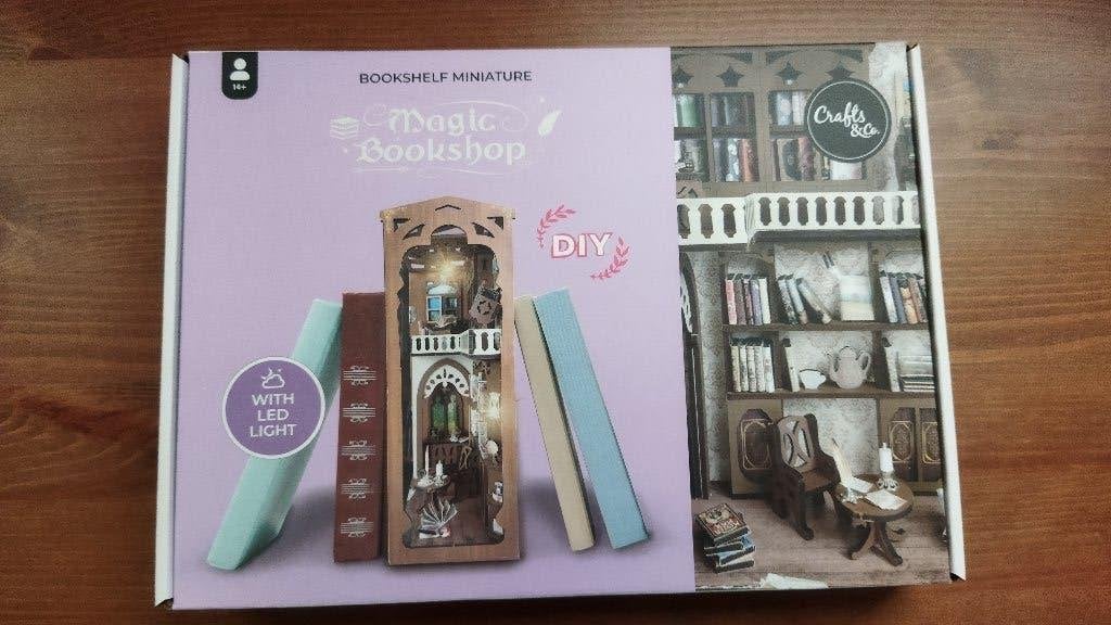 DIY bookshelf miniature magic bookshop, Verzenden, Zo goed als nieuw, Knutselwerk