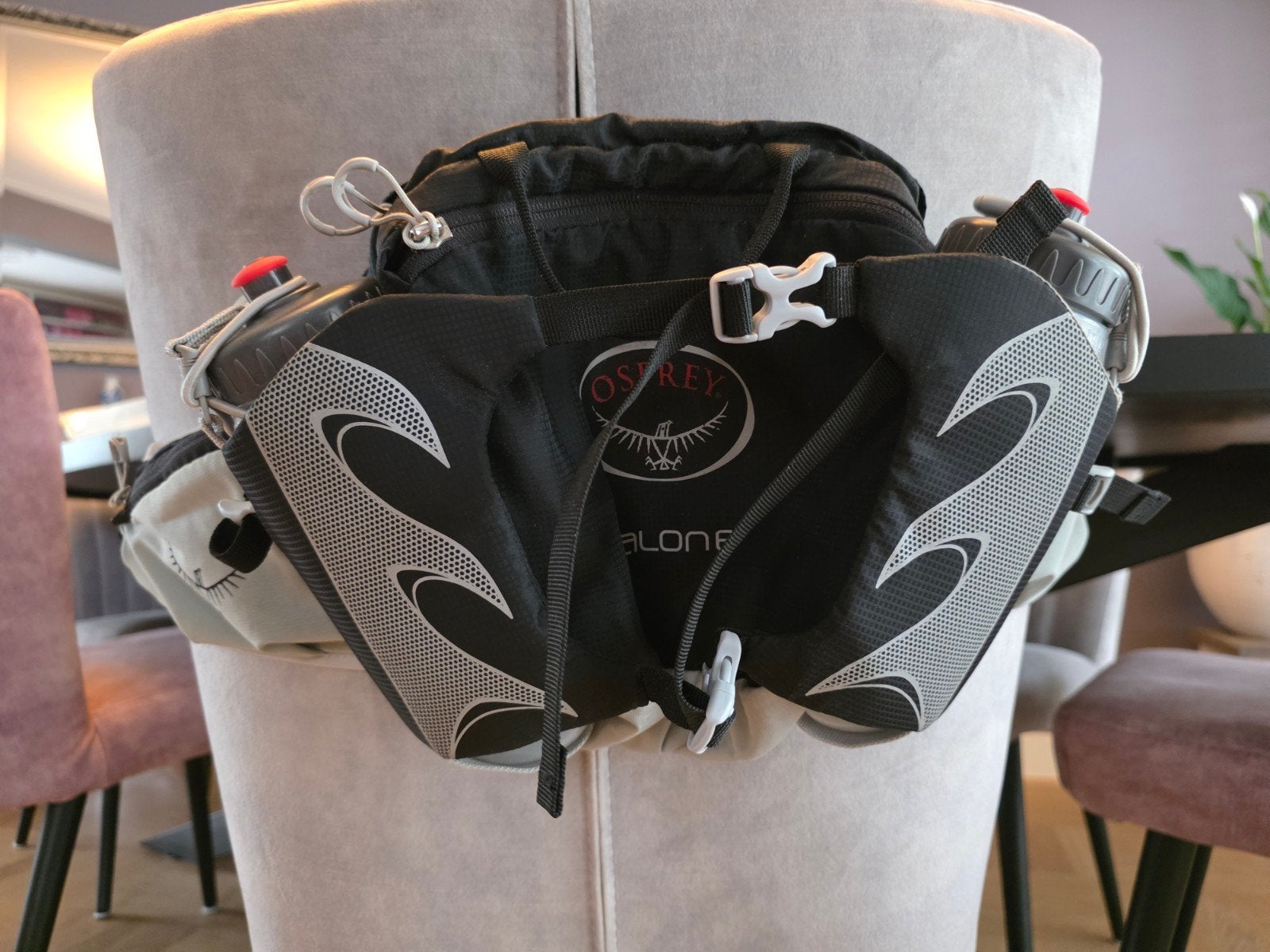Osprey Talon 6 heuptas met 2 bidons voor wandelen/reizen, Sport en Fitness, Bergsport en Wandelen, Ophalen of Verzenden, Zo goed als nieuw